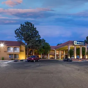Best Western Airport Innsuites & 3*