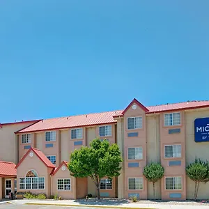 Microtel & By Wyndham West Hotel 2*