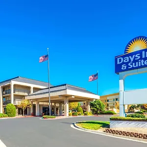 Days & By Wyndham North Albuquerque
